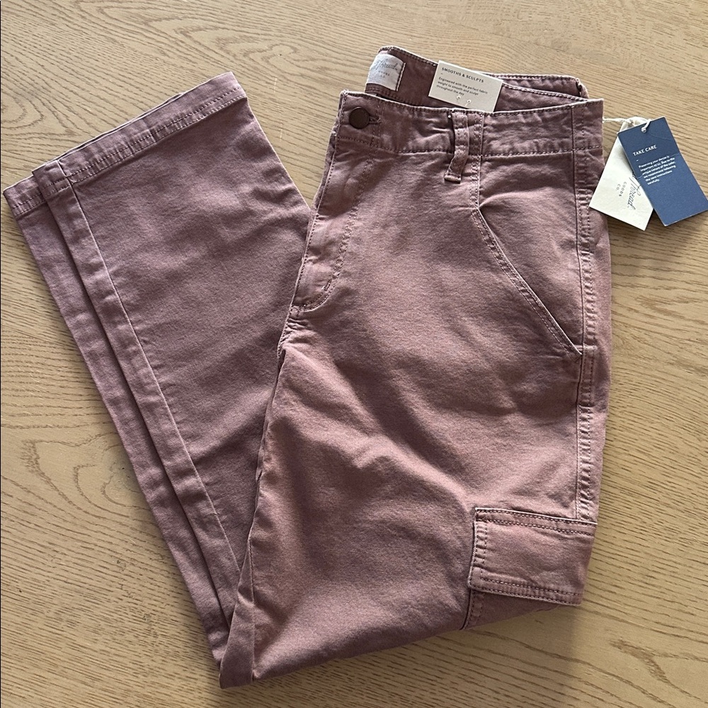 Universal thread Mauve high rise slim straight cargo pants NWT 12